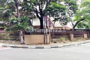 Rumah Posisi Hoek Bebas Banjir di Bendungan Hilir Dekat Akses Tol