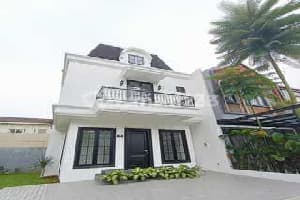 Rumah Baru American Classic Style Dalam Cluster di Bsd Dekat Aeon