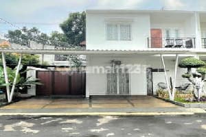 Rumah Semi Furnished Posisi Hoek di Area Bintaro Sektor 9