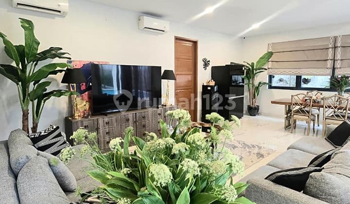 Rumah Cantik Banget Di Bintaro Sektor 3