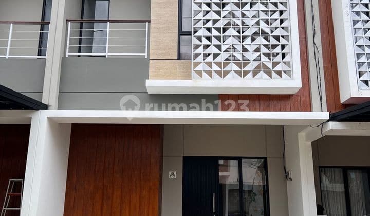 Rumah Modern Minimalis Dalam Cluster One Gate Di Serpong