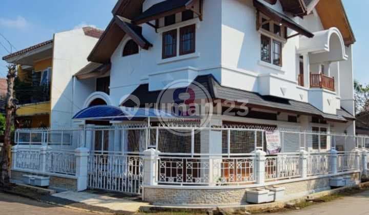 Classic Mediterranean House, Corner Position, Neat and Well-Maintained in Pondok Aren