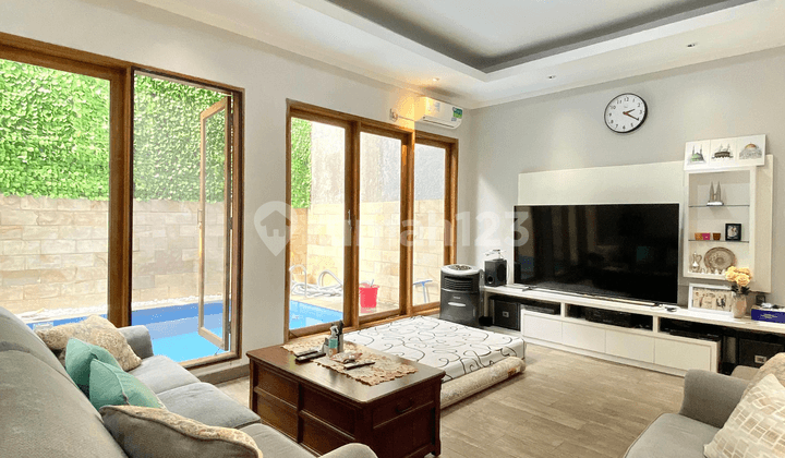 Best Price! Rumah di Kebayoran Bintaro Jaya Sektor 7 dengan Private Pool