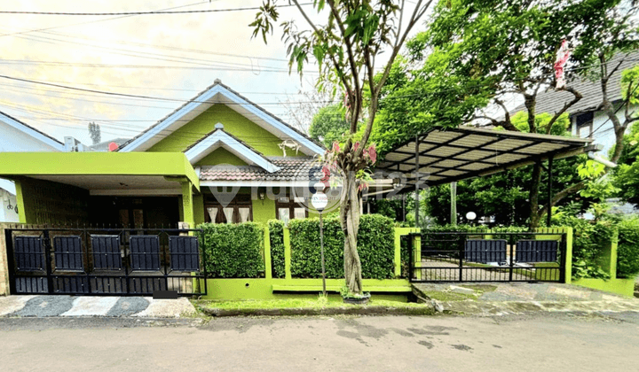 Rumah Dijual Tepat Dengan Halaman Luas di Bintaro Jaya Sektor 3A