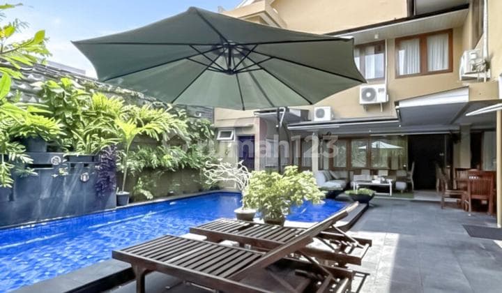 Rumah Dijual Cepat di Bintaro Jaya Sektor 3 dengan Swimming Pool