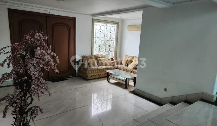 Rumah Dijual Disewa Puri Indah Boulevard, 3,5 Lantai, Lb 960 M2, Full Furnished Kayu Jati