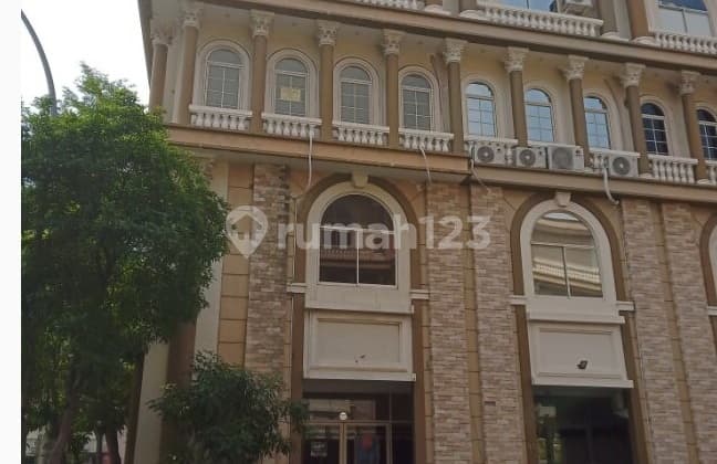 Ruko Sentra Niaga Green Lake City 3,5 Lantai, Hoek