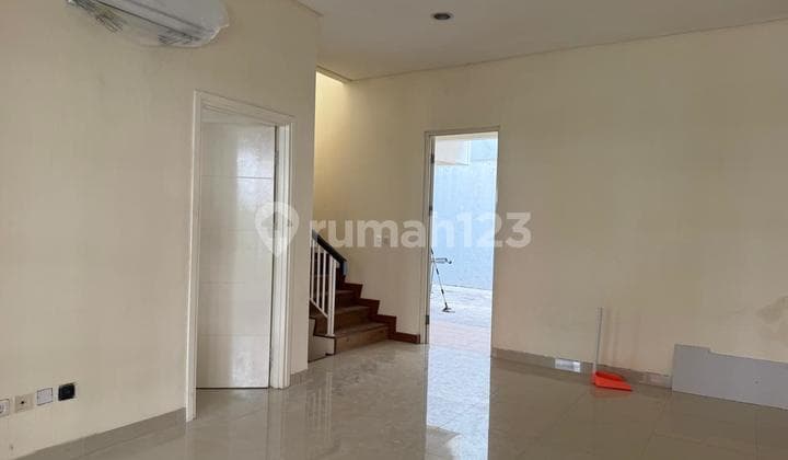 Green Lake City House, America Cluster (West Coast), Size 8X18, 4 New AC Units