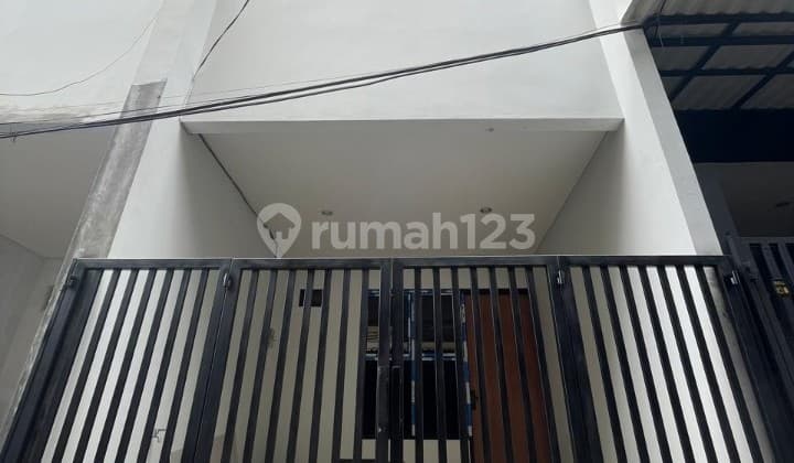 Rumah Baru di Tanjung Duren, 3 Lantai, SHM, Dekat Mal Ciputra, Central Park