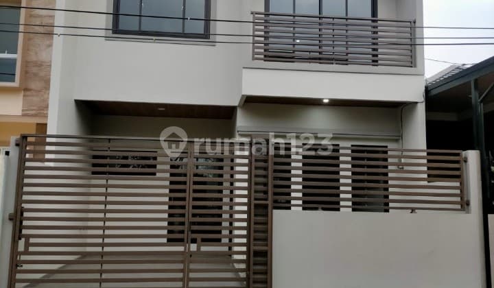 Rumah Baru Gading Serpong, 2 Lantai, SHM, Dekat Mal SMS