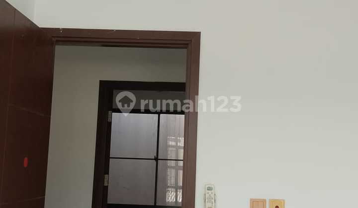 Disewa Rumah Green Lake City, Uk 4X15, Cluster East Asia, AC 2 Unit