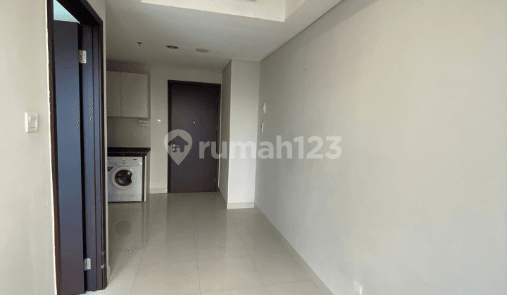 Puri Mansion Apartment 1 Br, Beryl Tower, Nice, Semi Furnished