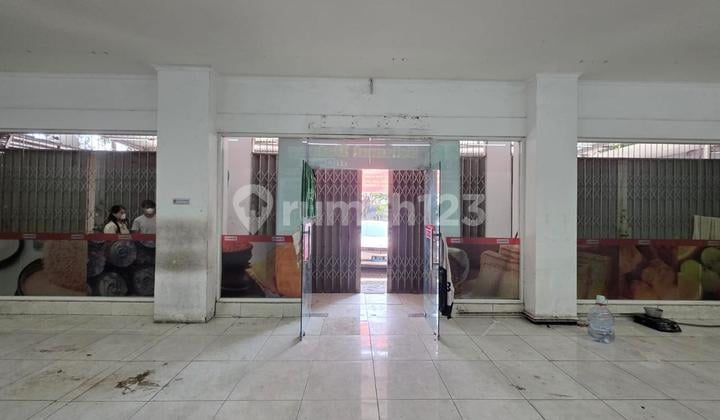 For Rent 3 Plong Shophouses in West Semarang Area For Rent 3 Plong Shophouses in West Semarang Area