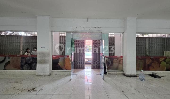 For Rent 3 Plong Shophouses in West Semarang Area
