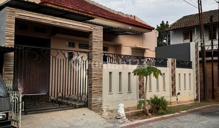 Rumah Siap Pakai di Permata Putih Kompleks Hasanudin