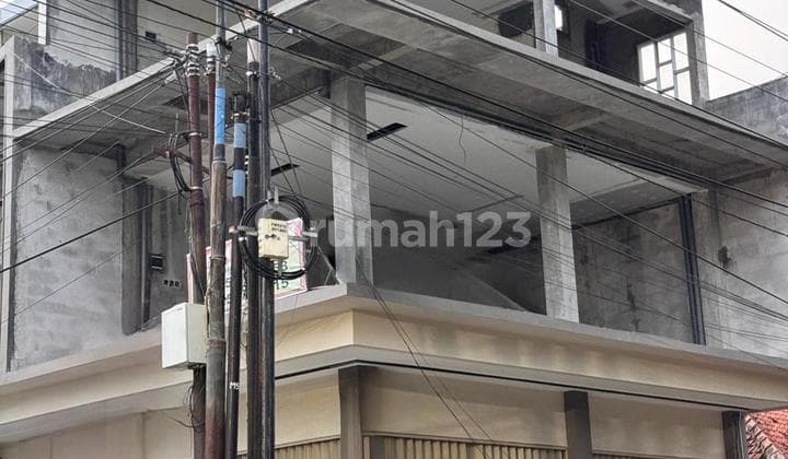 Ruko Strategis 3 Lantai Siap Pakai di Semarang Barat