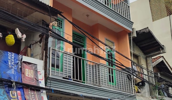 Rumah 3 Lantai Siap Huni