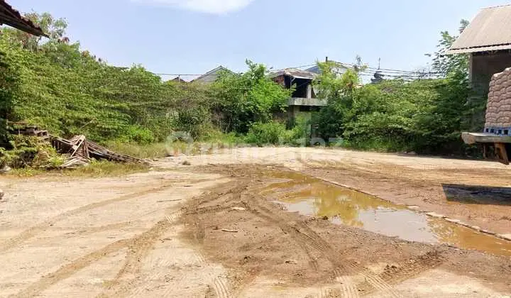 Bonus Land with Spacious Building in Marunda, North Jakarta