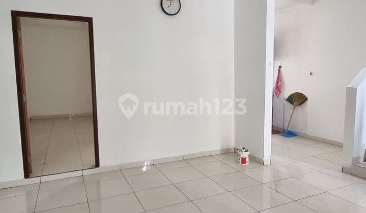 Rumah di Metland Menteng 2 Lantai SHM Cakung Jakarta Timur