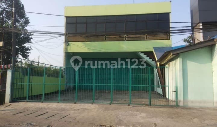 Ruang Usaha Lokasi Ramai dan Siap Pakai di Kali Baru Medan Satria, Bekasi Barat