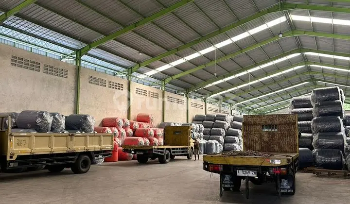 T Gudang Siap Pakai di Jambe Tiga Raksa Tangerang