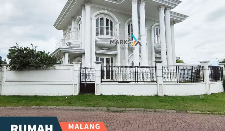 Dijual Rumah Mewah Kawasan Elit di Green Orchid Lowokwaru Malang