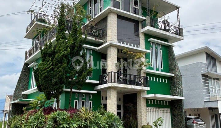 V1 Dijual Villa Hook 4 LT dan Rooftop di Bulukerto Bumiaji Batu