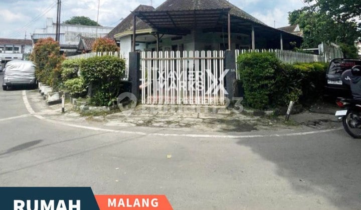Dijual Rumah Vintage Terawat Nyaman di Pulau Pulau Klojen Malang