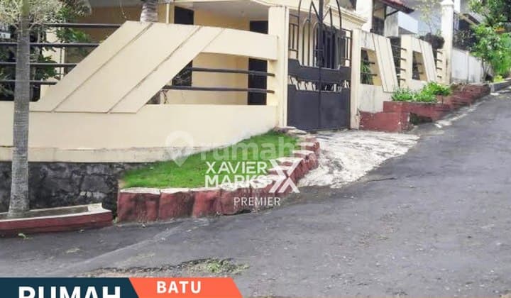House with Good View, Quiet Environment on Flamboyan Street, Batu City