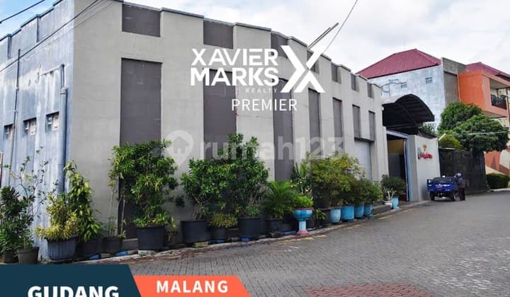 Gudang Tengah Kota Row Jalan Luas di Simpang Borobudur Malang