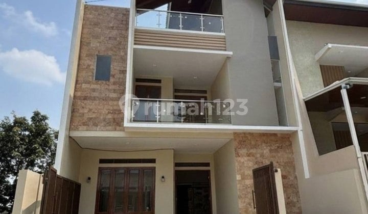 V1 Villa Baru Ada Private Pool dan Rooftop di Abdul Gani Atas Batu
