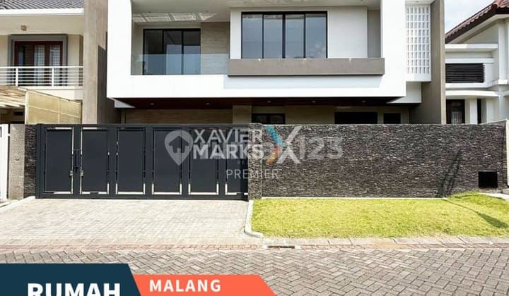 Modern Design House Near Mall and Hospital at Araya Golf Malang