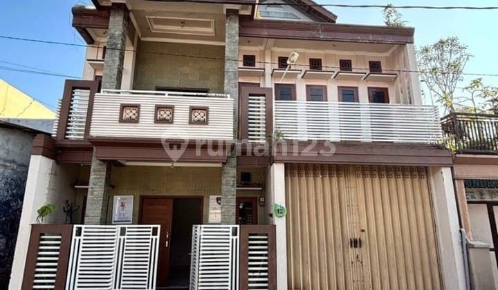 V1 For Sale, House with a Cool, Scenic Rooftop, Suitable as a Villa in Batu