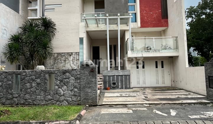 Rumah Pakuwon City San Diego Minimalis Split Level Surabaya