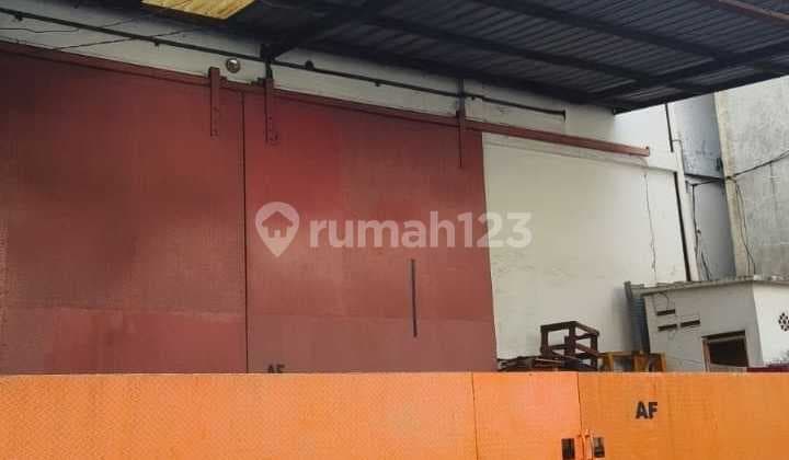 Warehouse in Salembaran Dadap 600m2 For Sale Cheap