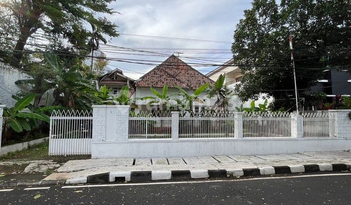 Dijual Rumah Tua Hitung Tanah di Menteng Jakarta Pusat