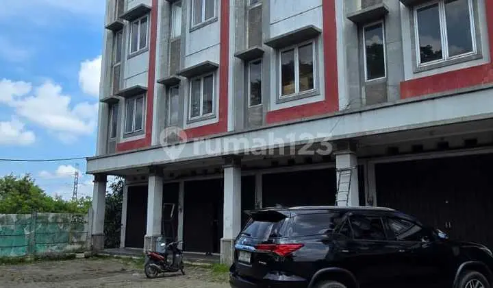 Twin Shop House for Sale in Curug Tangerang, Strategically Located by the Roadside