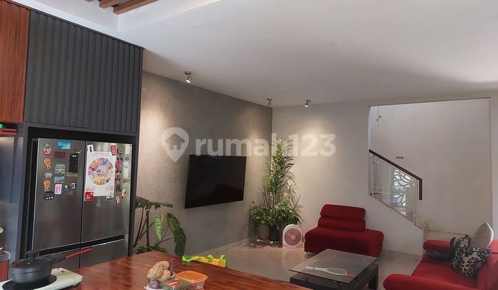 Dijual Rumah Cantik 2 Lantai SHM At Cluster Ritzone The Icon, Bsd