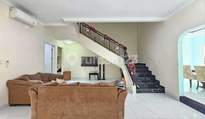 Rumah Cantik Furnished 2Lt Gold Finch The Spring, Gading Serpong.