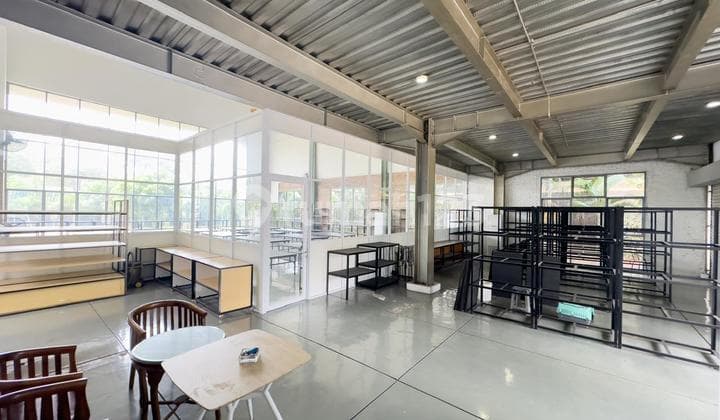 Gedung Ex Showroom Mobil 2Lt Bagus di Scientia Summarecon Serpong