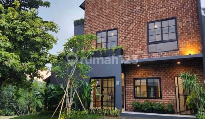 Rumah Mewah 3Lt Design Mandiri Futuristik Rooftop, Delatinos BSD.