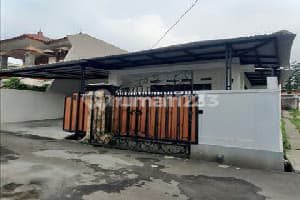 Rumah 1 Lantai Hoek Siap Huni di Rempoa Tangerang Selatan