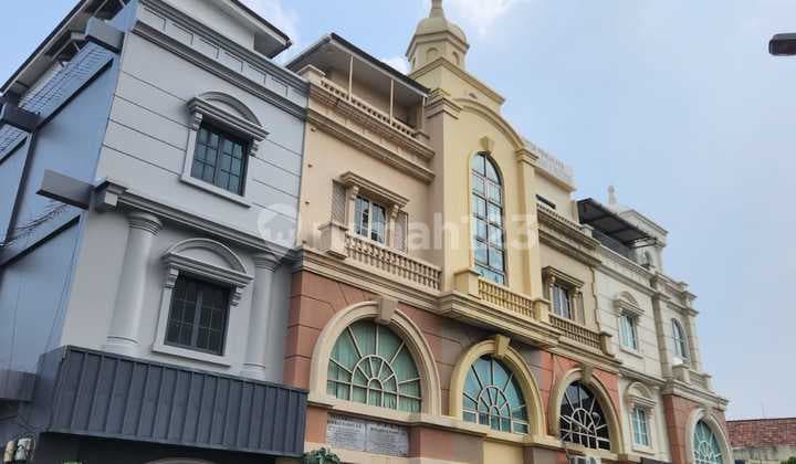 Ruko 3,5 Lantai Siap Pakai Lokasi Strategis Di Kapten Tendean