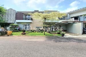 Rumah 2 Lantai Siap Huni Ada Taman Depan di Bintaro Sektor 9