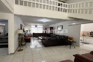 Rumah 2 Lantai Terawat Siap Huni Dalam Cluster di Sektor 2