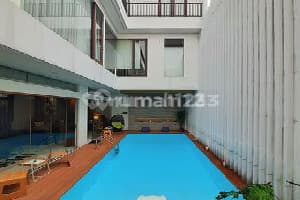 Modern Luxury Tropical With Private Pool And Rooftop Di Sektor 9