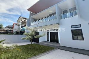 Rumah Baru dengan Kolam Renang Pribadi Dalam Cluster di BSD