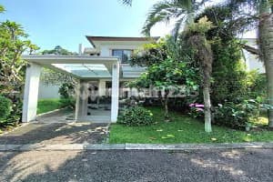 Rumah Modern Hadap Selatan Rapih Siap Huni di BSD