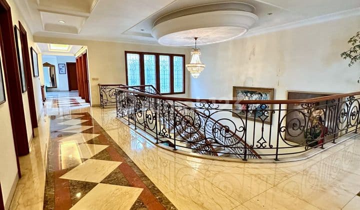 Rumah Elite Prime Area Modern Classic di Menteng