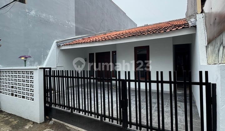 1-Story House Ready to Occupancy in Strategic Area of Radio Dalam, South Jakarta
